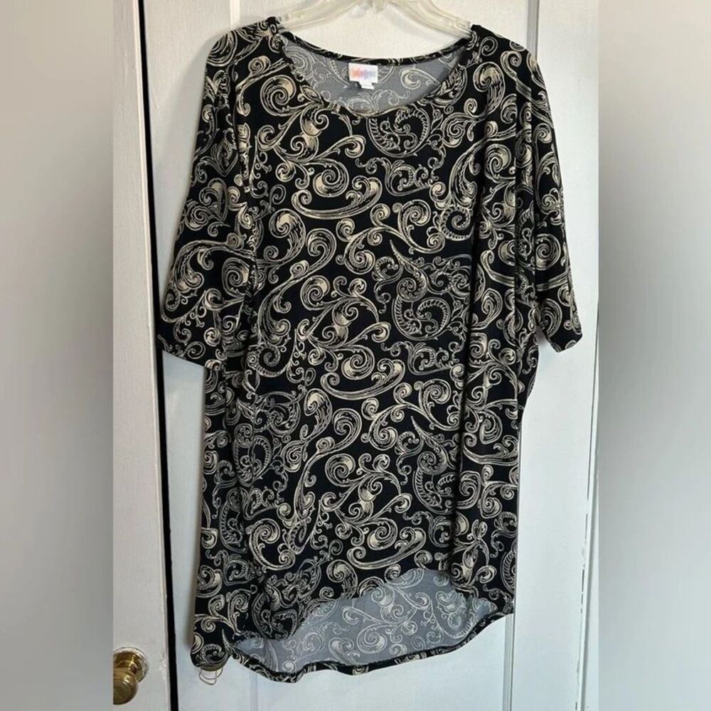 Lularoe XL Black Paisley Black & Ivory Pre Owned Womens Blouse